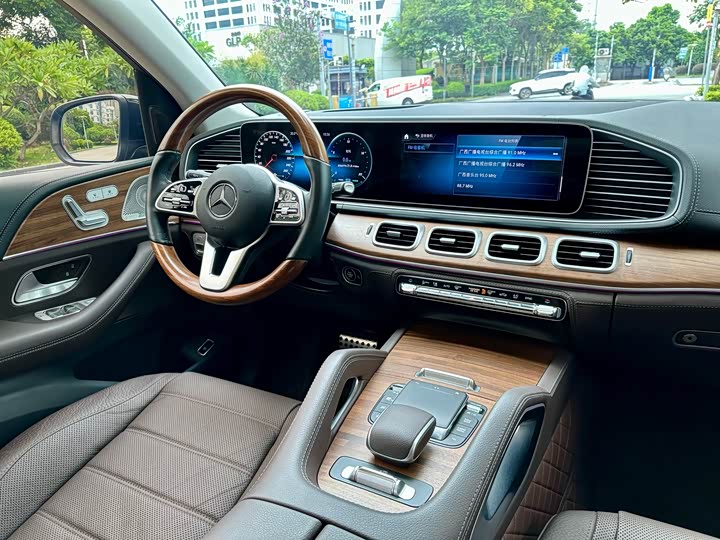Фото 8 - Mercedes-Benz GLS-Class