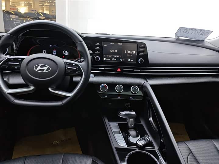 Фото 12 - Hyundai Elantra N line