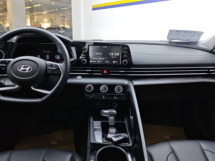 Фото 13 - Hyundai Elantra N line