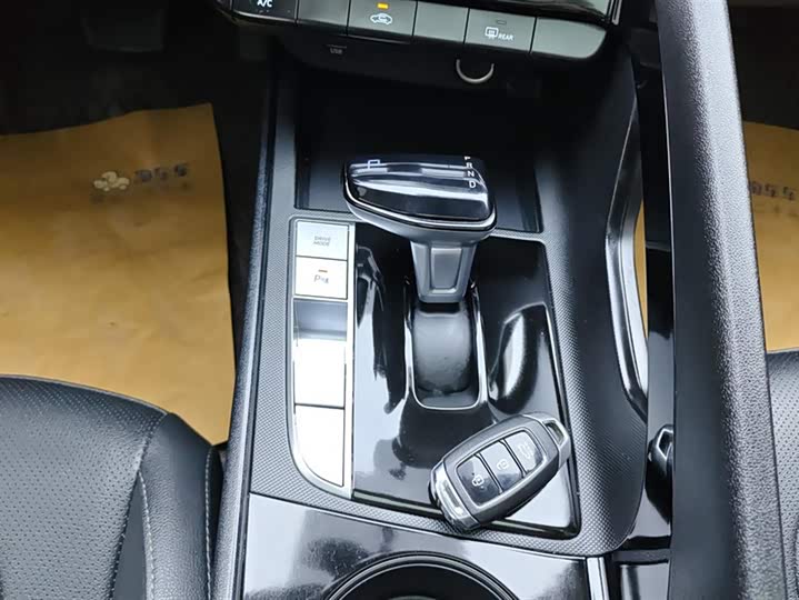 Фото 16 - Hyundai Elantra N line