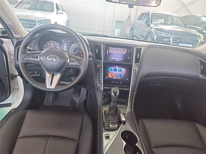 Фото 10 - Infiniti Q50L