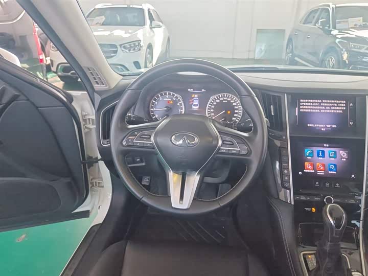 Фото 11 - Infiniti Q50L