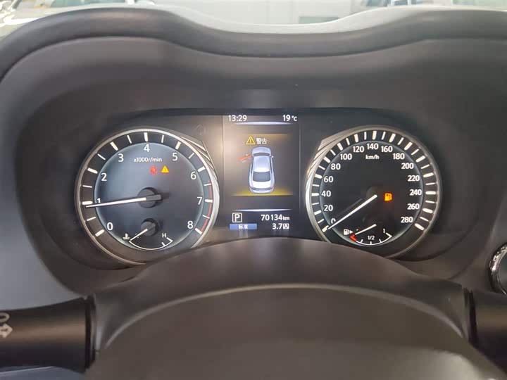 Фото 12 - Infiniti Q50L