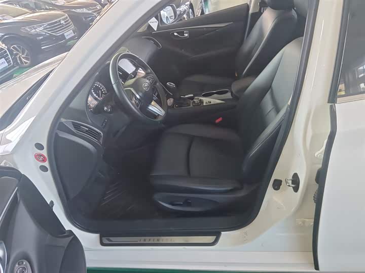 Фото 15 - Infiniti Q50L