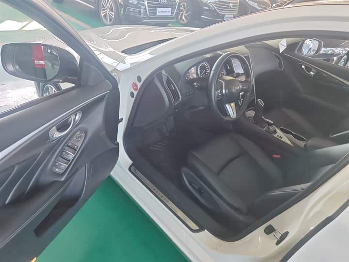 Фото 16 - Infiniti Q50L