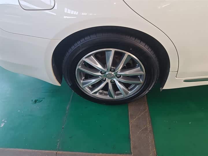 Фото 26 - Infiniti Q50L