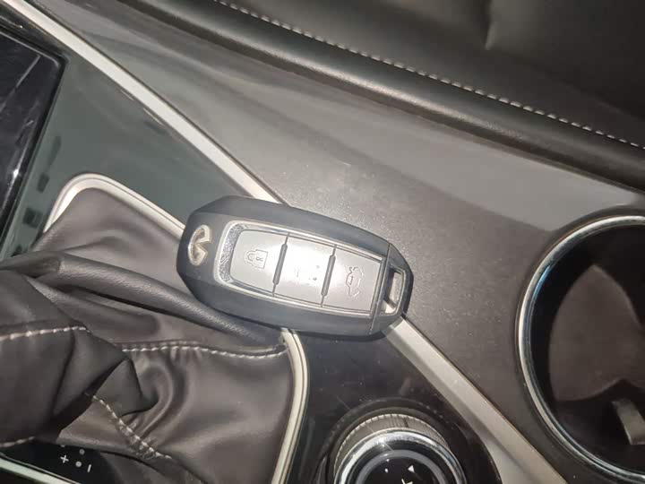 Фото 9 - Infiniti Q50L