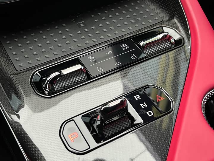 Фото 17 - Lotus Eletre