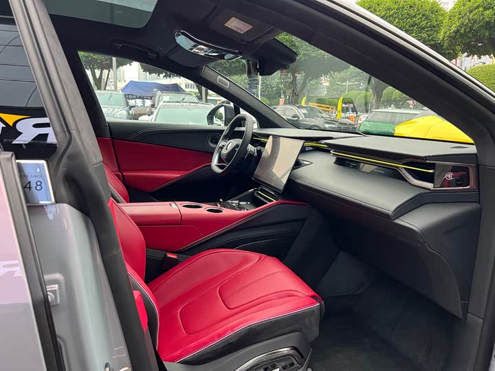 Фото 18 - Lotus Eletre