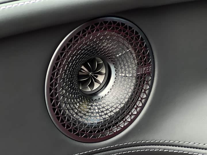 Фото 9 - Lotus Eletre