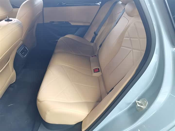 Фото 17 - Geely Galaxy L6