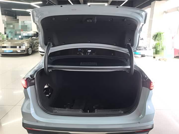 Фото 19 - Geely Galaxy L6