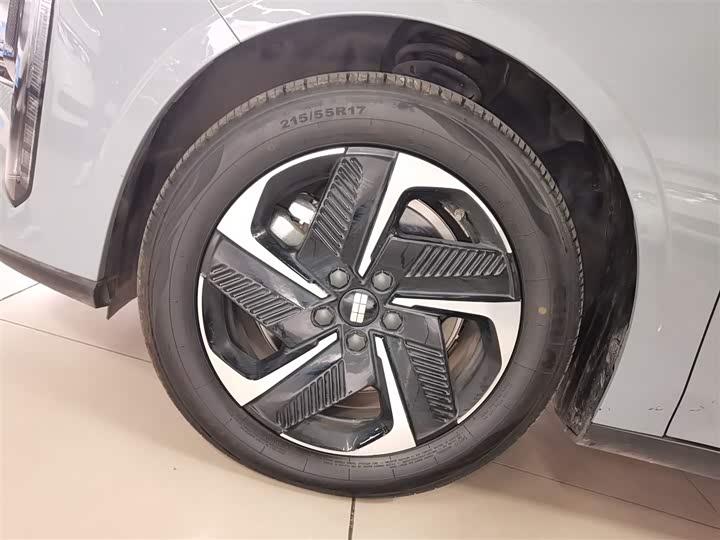 Фото 23 - Geely Galaxy L6