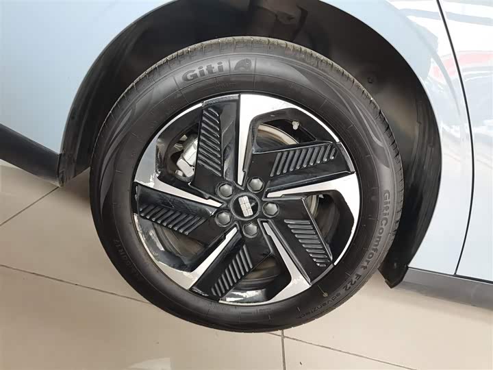 Фото 26 - Geely Galaxy L6