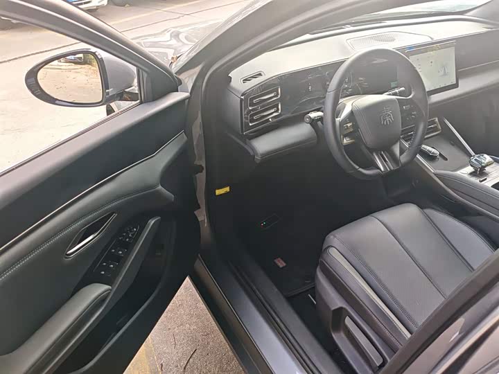 Фото 16 - BYD Qin L