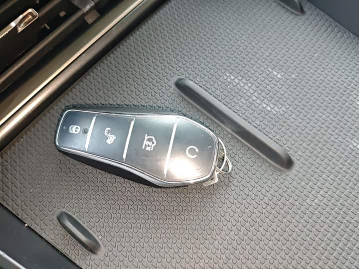 Фото 9 - BYD Qin L