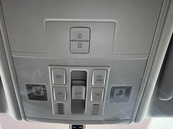 Фото 14 - Volkswagen Sagitar L