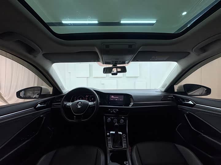 Фото 17 - Volkswagen Sagitar L