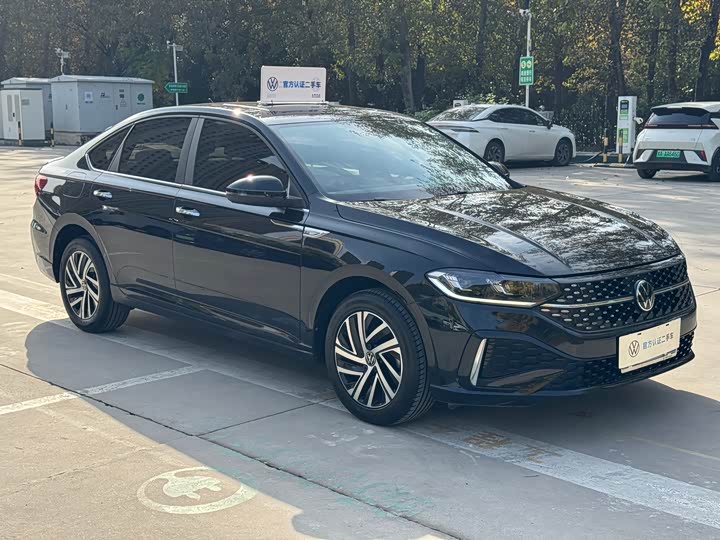 Фото 3 - Volkswagen Lavida