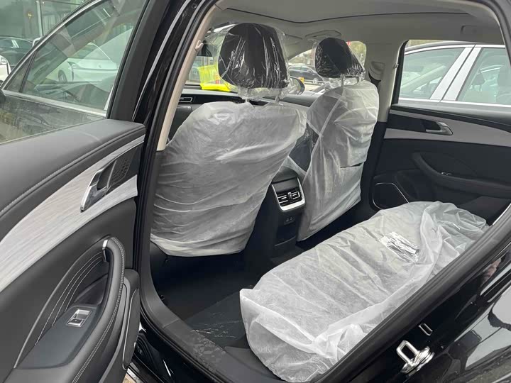 Фото 7 - Hongqi H5