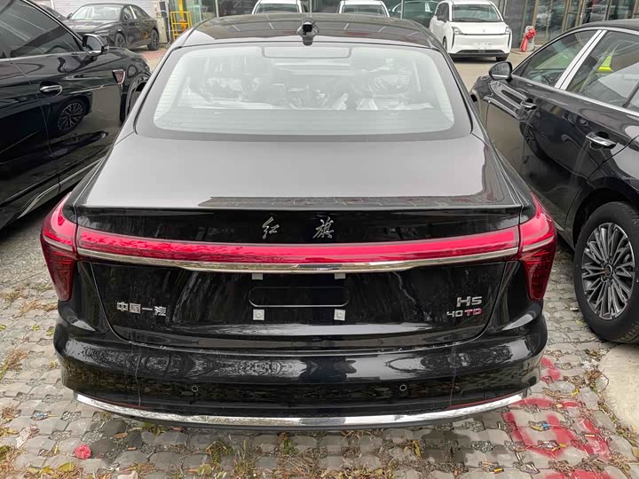 Фото 9 - Hongqi H5