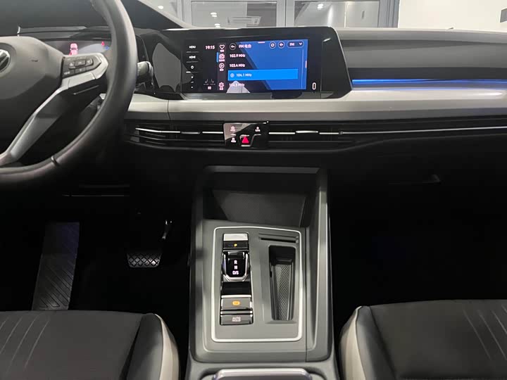 Фото 14 - Volkswagen Golf