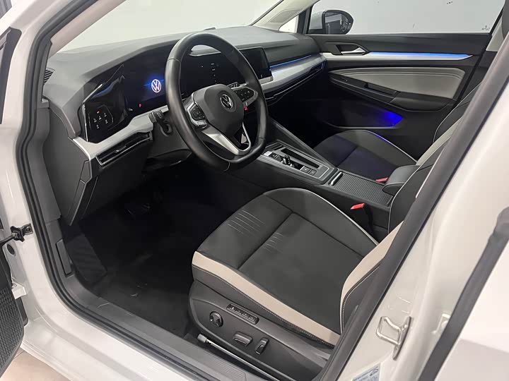 Фото 5 - Volkswagen Golf