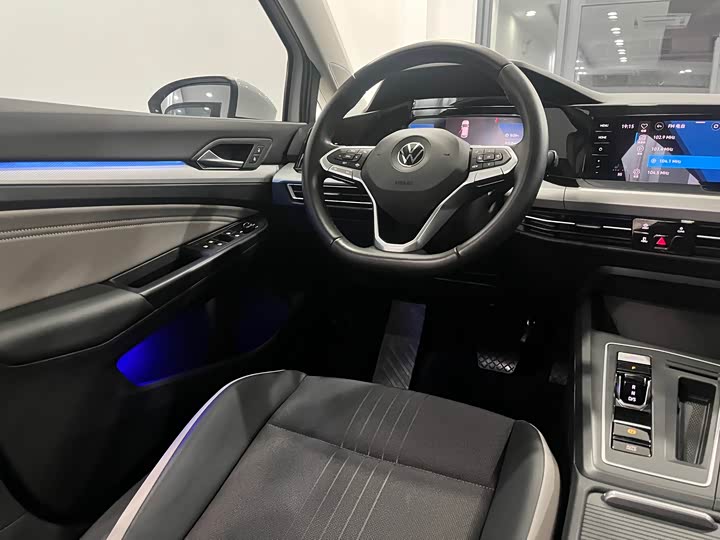 Фото 7 - Volkswagen Golf