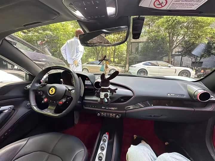 Фото 5 - Ferrari F8