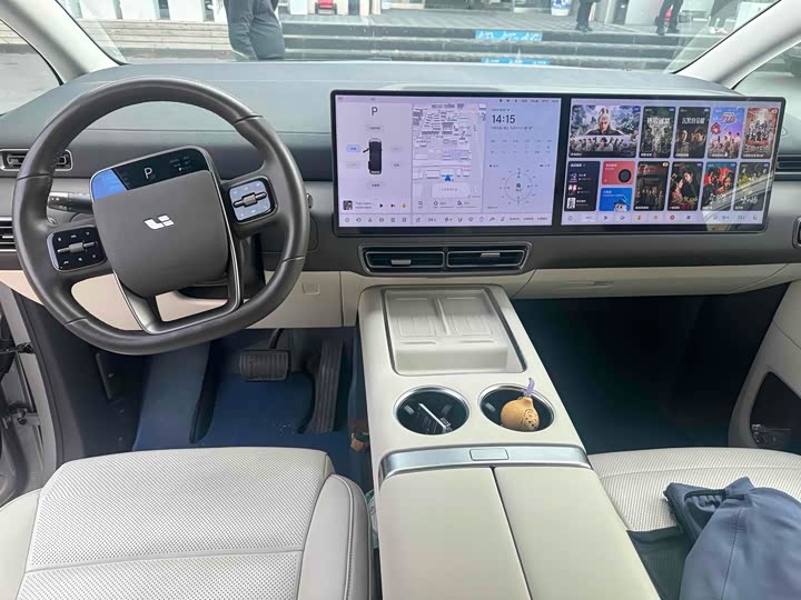 Фото 4 - LiXiang Mega