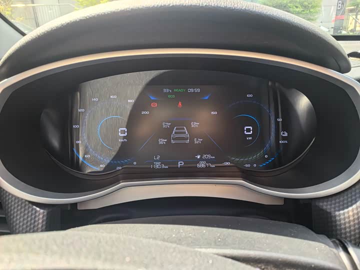 Фото 13 - Geely Emgrand EV/Hybrid