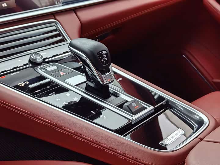 Фото 13 - Porsche Panamera