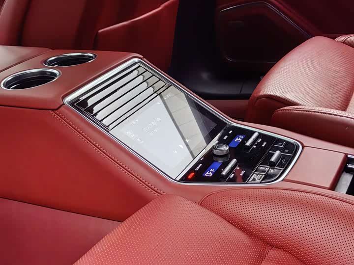 Фото 17 - Porsche Panamera