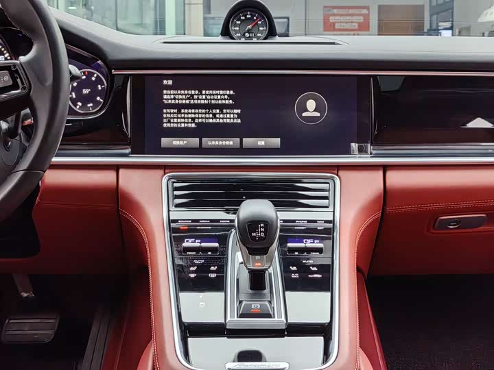 Фото 19 - Porsche Panamera