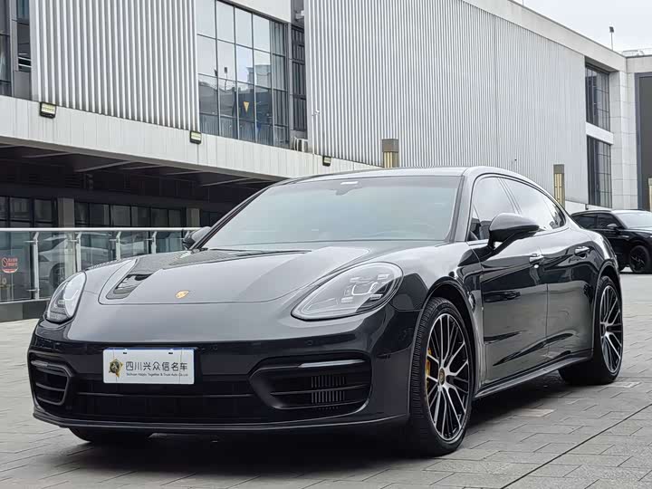 Фото 2 - Porsche Panamera