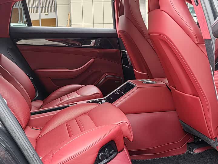 Фото 21 - Porsche Panamera