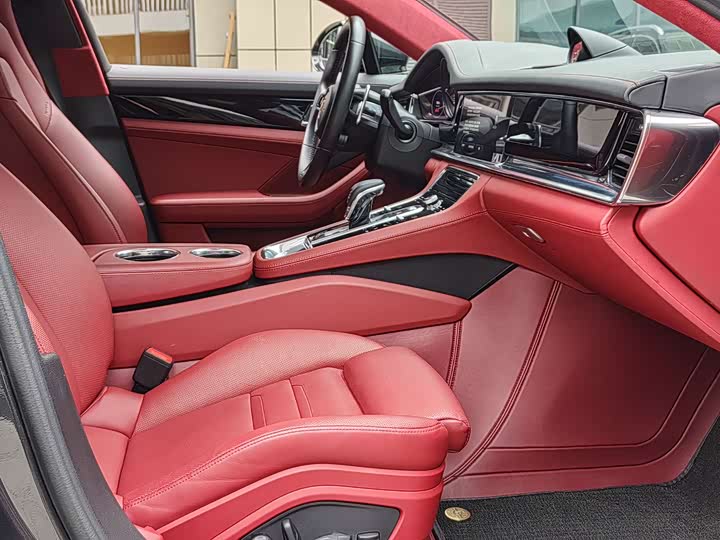 Фото 22 - Porsche Panamera