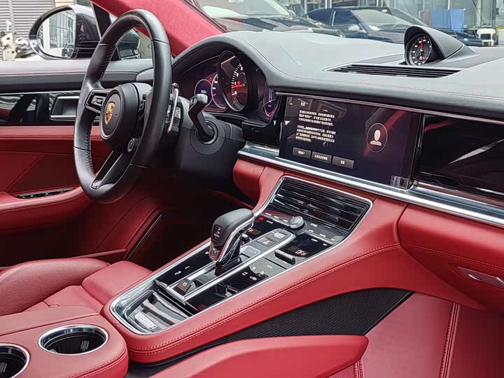 Фото 23 - Porsche Panamera