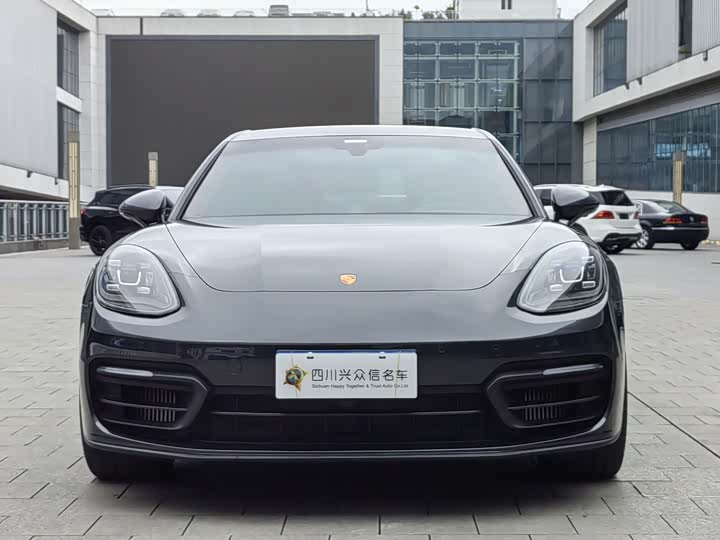 Фото 3 - Porsche Panamera