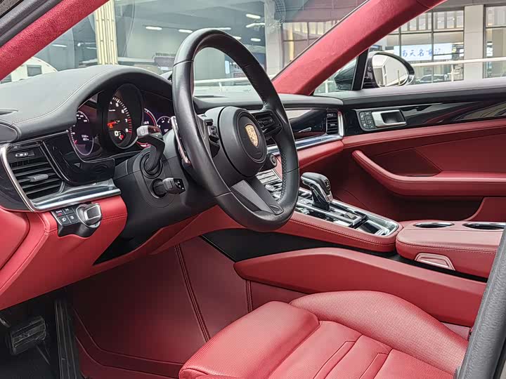 Фото 9 - Porsche Panamera