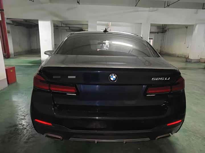 Фото 6 - BMW 5 Series