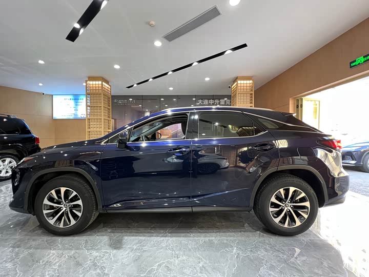 Фото 3 - Lexus RX