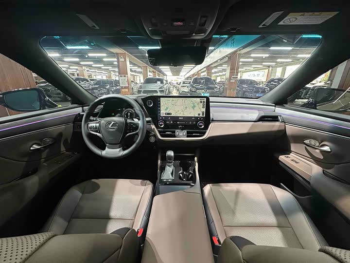 Фото 4 - Lexus ES