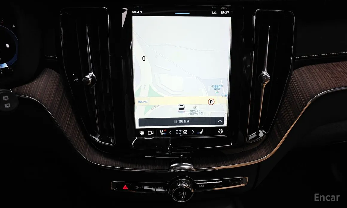 Фото 14 - Volvo XC60