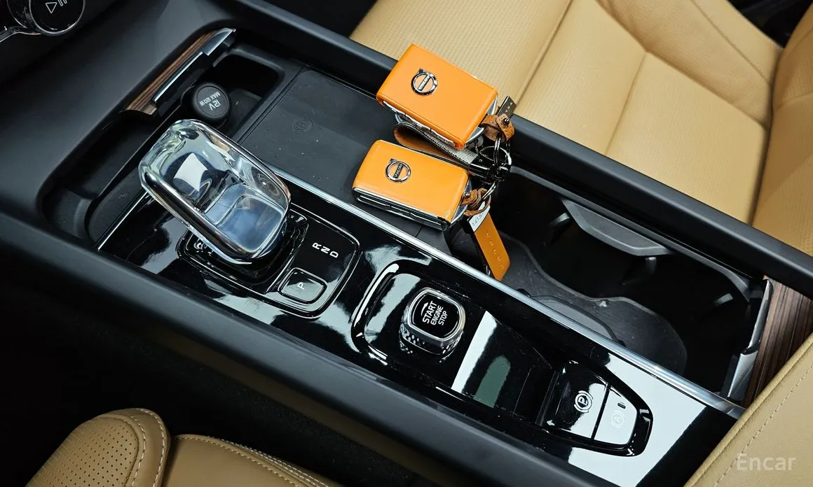 Фото 9 - Volvo XC60