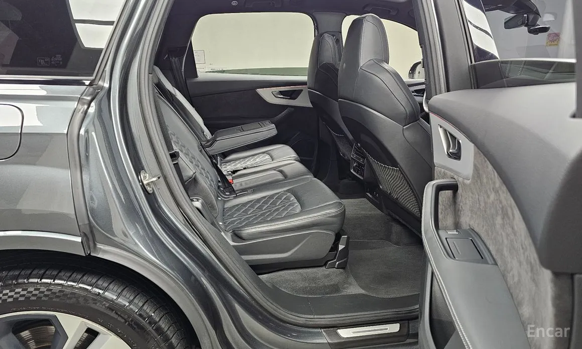 Фото 12 - Audi Q7