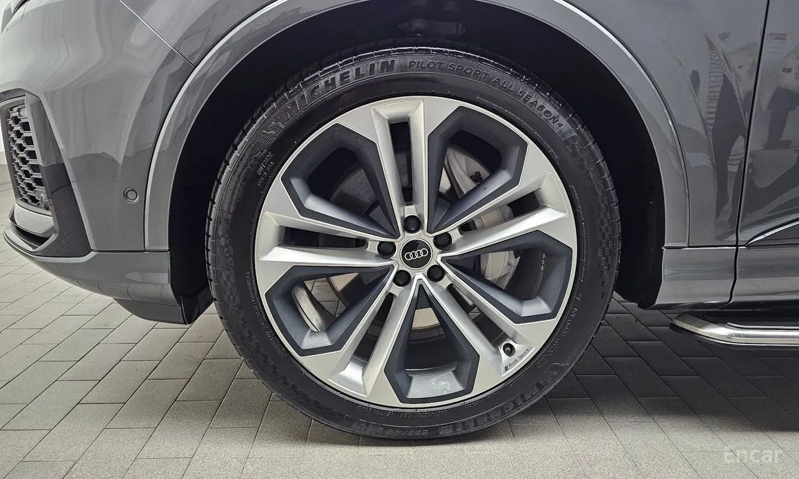 Фото 5 - Audi Q7