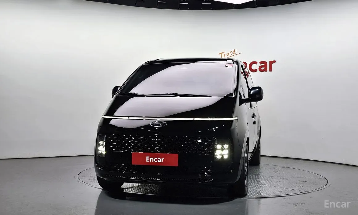 Фото 3 - Hyundai Staria