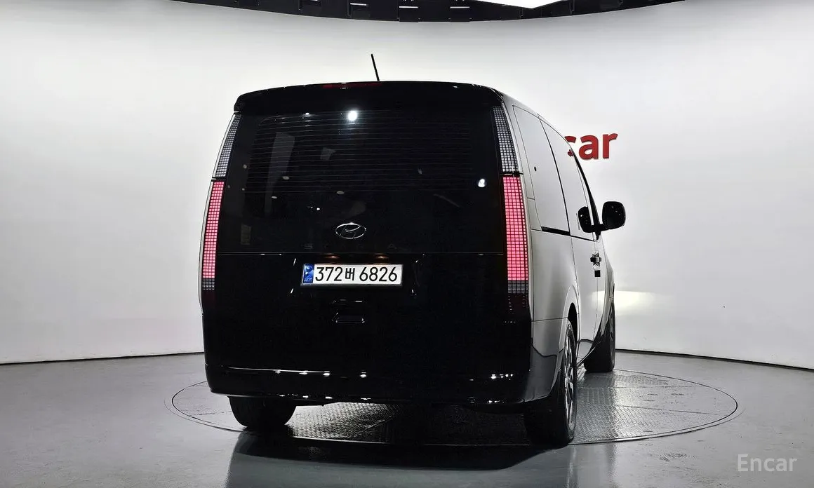 Фото 4 - Hyundai Staria