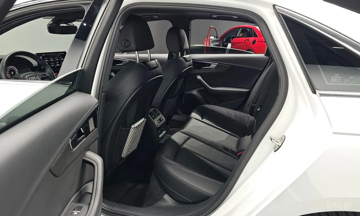 Фото 11 - Audi A4